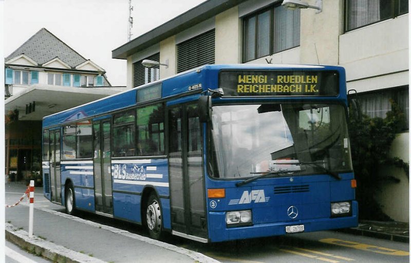 Aus dem Archiv: AFA Adelboden (BLS) 3/BE 26'703 Mercedes O 405N Jahrgang 1992 am 29. Juni 1998 Frutigen, Bahnhof