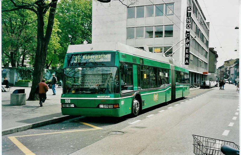 Aus dem Archiv: BVB Basel Nr. 930 Neoplan Gelenktrolleybus am 26. April 1999 Basel, Claraplatz