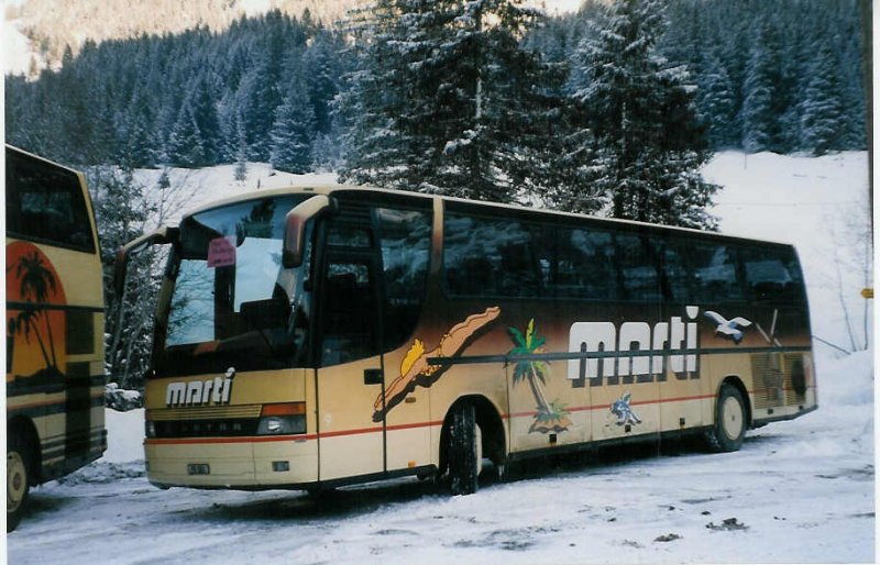 Aus dem Archiv: Marti, Kallnach Nr. 9/FR 501 Setra am 12. Januar 1999 Adelboden, Unter dem Birg (Einsatz am Ski-Weltcup von Adelboden)