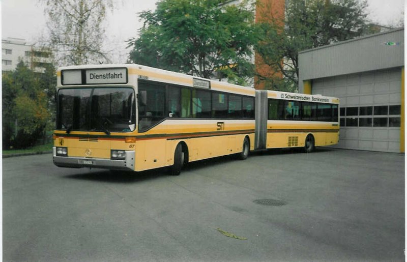 Aus dem Archiv: STI Thun Nr. 67/BE 372767 Mercedes O 405G am 29. Oktober 1997 Thun, Garage