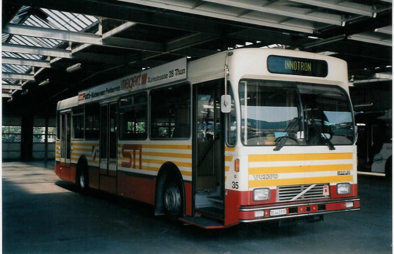 Aus dem Archiv: STI Thun Nr. 35/BE 443'835 Volvo/R&J (ex SAT Thun Nr. 35) am 21. Juli 1998 Thun, Garage