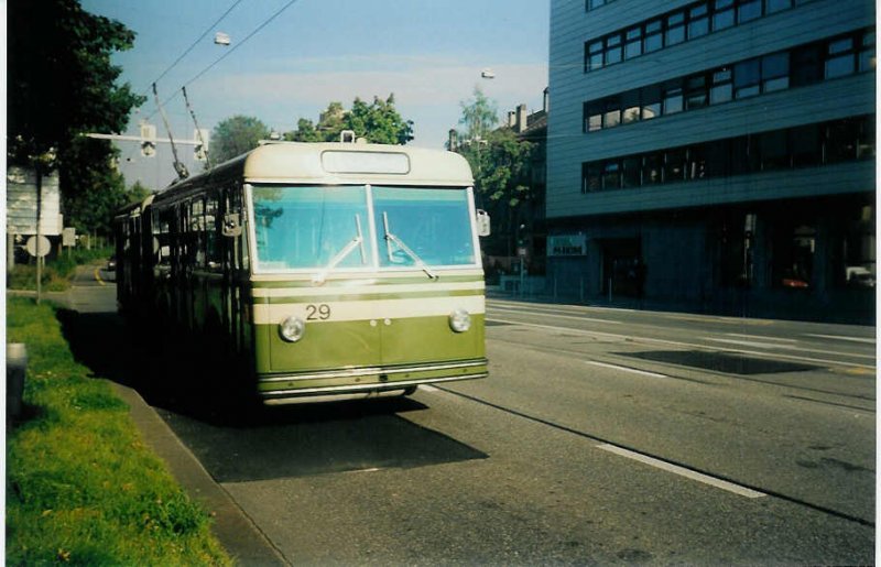 Aus dem Archiv: SVB Bern Nr. 29 FBW/SWS-Gangloff Gelenktrolleybus am 11. September 1996 Bern, Inselspital