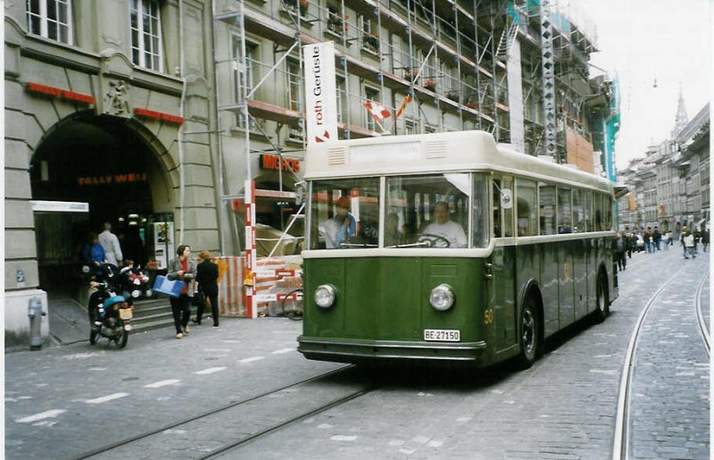 Aus dem Archiv: SVB Bern (Tramverein) Nr. 50/BE 27'150 Saurer/Gangloff am 10. Oktober 1998 Bern, Marktgasse (Jubilum 25 Jahre Tramverein Bern)