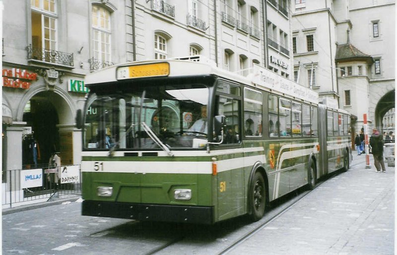 Aus dem Archiv: SVB Bern Nr. 51 FBW/Gangloff Gelenktrolleybus am 10. Oktober 1998 Bern, Marktgasse
