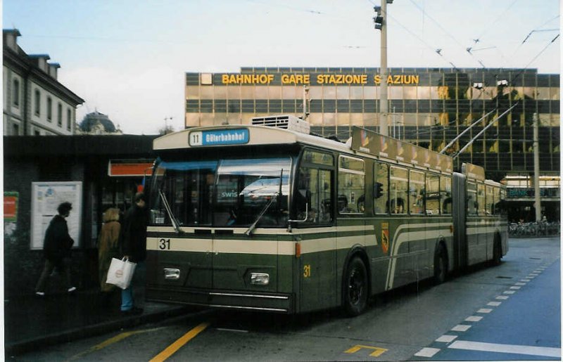 Aus dem Archiv: SVB Bern Nr. 31 FBW/Hess Gelenktrolleybus am 29. Dezember 1998 Bern, Bahnhof