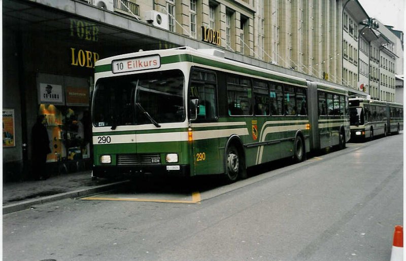 Aus dem Archiv: SVB Bern Nr. 290/BE 419'290 Volvo/R&J-Hess-Gangloff am 25. November 1999 Bern, Bahnhof