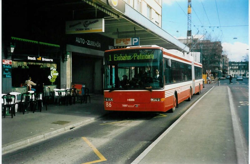 Aus dem Archiv: VB Biel Nr. 86 NAW/Hess Gelenktrolleybus am 17. Februar 1998 Biel, Bahnhof