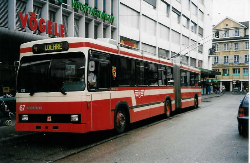Aus dem Archiv: VB Biel Nr. 67 Volvo/R&J Gelenktrolleybus am 10. Juli 1999 Biel, Nidaugasse