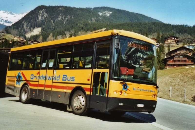 AVG Grindelwald Nr. 17/BE 72'444 Rizzibus am 5. April 2009 Grindelwald, Garage