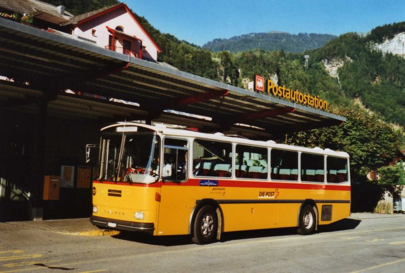 AVG Meiringen Nr. 74/BE 607'481 Saurer/R&J RH (ex P 24'357) am 23. August 2009 Meiringen, Postautostation