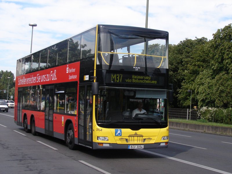 B-V 3154 am Bahnhof Berlin Spandau. Ansicht von vorne.