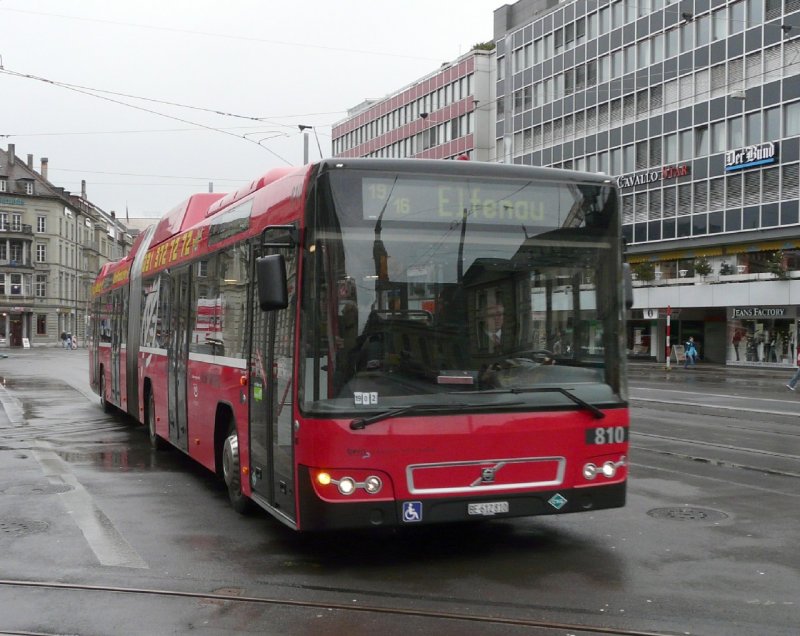 Bern Mobil - Erdgas Volvo 7700 Gelenkbus Nr.810  BE 612810 unterwegs zum Bahnhof Bern eingeteilt auf der Linie 19/16 nach Elfenau am 09.12.2007