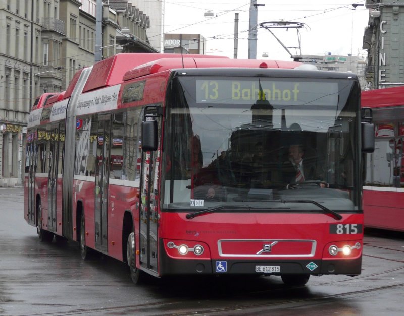 Bern Mobil - Erdgas Volvo 7700 Gelenkbus Nr.815 BE 612815 unterwegs zum Bahnhof Bern eingeteilt auf der Linie 13 nach Bahnhof am 09.12.2007