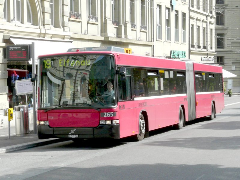 Bern mobil - Hess-Volvo Gelenkbus Nr.265 BE 572265 eingeteilt auf der Linie 19 Elfenau unterwegs in Bern am 05.07.2008