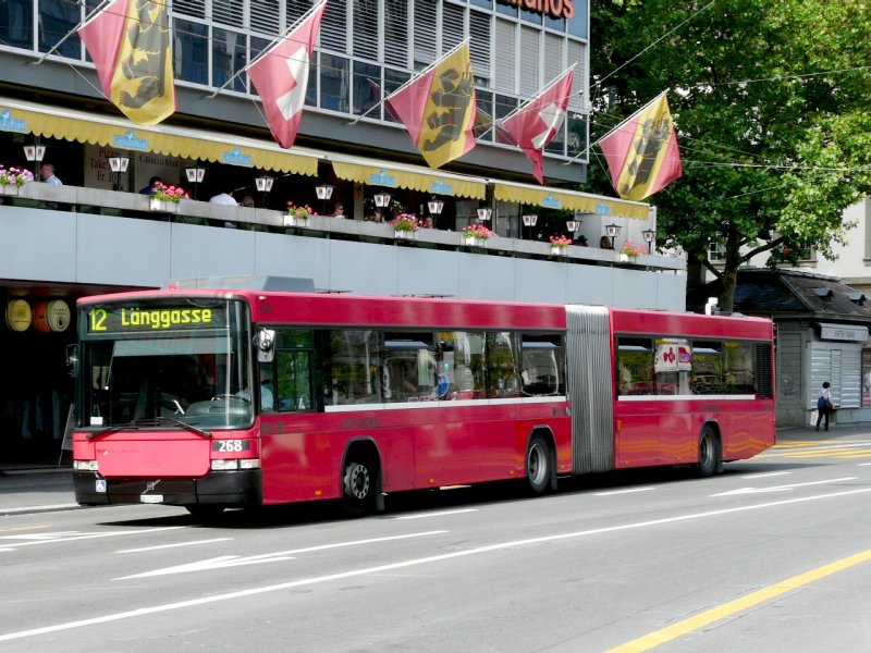 Bern mobil - Hess-Volvo Gelenkbus Nr.268 BE 572268 eingeteilt auf der Linie 12 Lngasse unterwegs in Bern am 05.07.2008