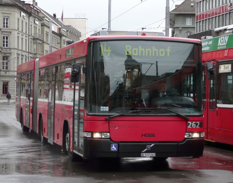 Bern Mobil - Hess-Volvo Gelenkbus Nr.262  BE 572262 unterwegs zum Bahnhof Bern eingeteilt auf der Linie 14  am 09.12.2007