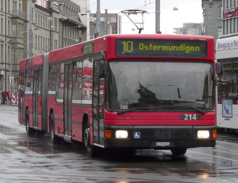 Bern Mobil - MAN Gelenkbus Nr.214  BE 513214 unterwegs zum Bahnhof Bern eingeteilt auf der Linie 10 nach Ostermundigen am 09.12.2007