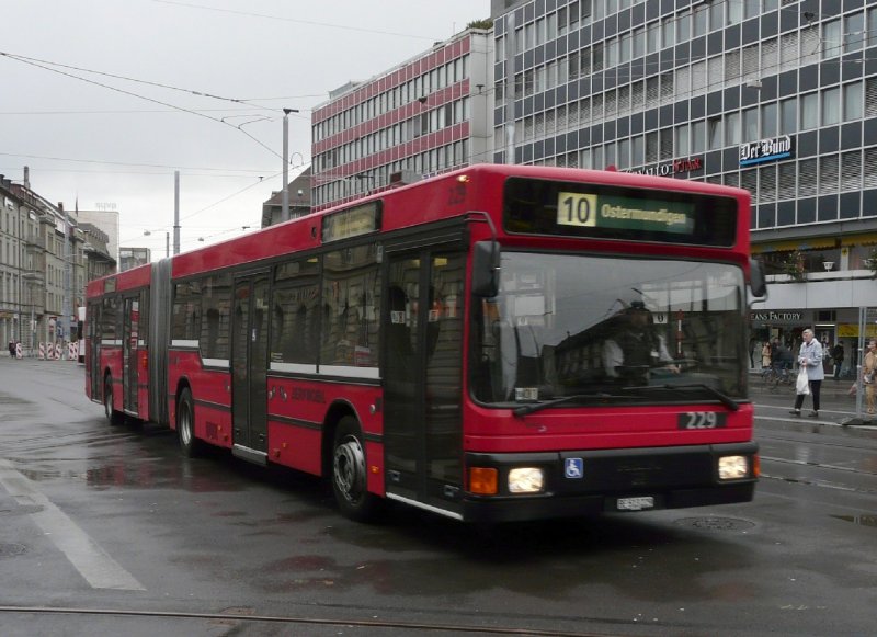 Bern Mobil - MAN Gelenkbus Nr.229  BE 513229 unterwegs zum Bahnhof Bern eingeteilt auf der Linie 10 nach Ostermundigen am 09.12.2007