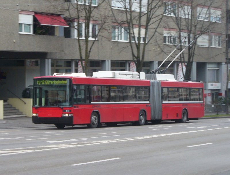 Bern Mobil - NAW Swisstrolleybus Nr.10 eingeteilt auf der Linie 11/12 Gterbahnhof am 08.03.2008
