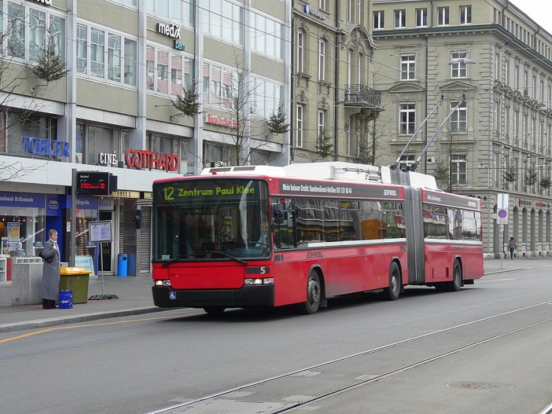 Bern Mobil - NAW Trolleybus Nr.5 unterwegs auf der Linie 12 in Bern am 28.12.2008