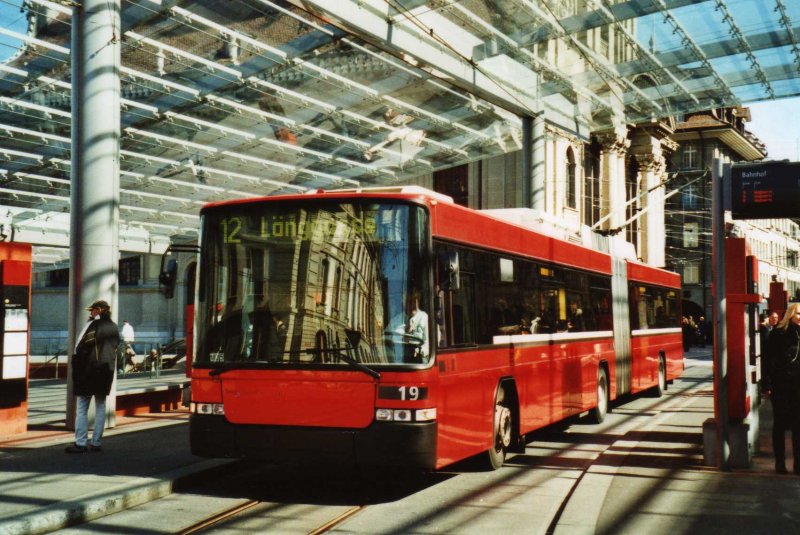 Bernmobil, Bern Nr. 19 NAW/Hess Gelenktrolleybus am 16. Mrz 2009 Bern, Bahnhof