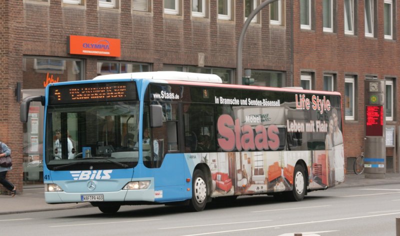 Bils 41 (WAF PA 403) mit Werbung für Möbel Staas aufgenommen an der