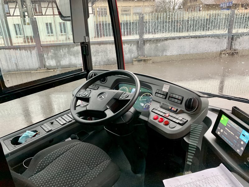 Blick Ins Cockpit Eines Mb C2 K Hybrid Von Bernmobil Am 5 3 20 In Munsingen Bus Bild De