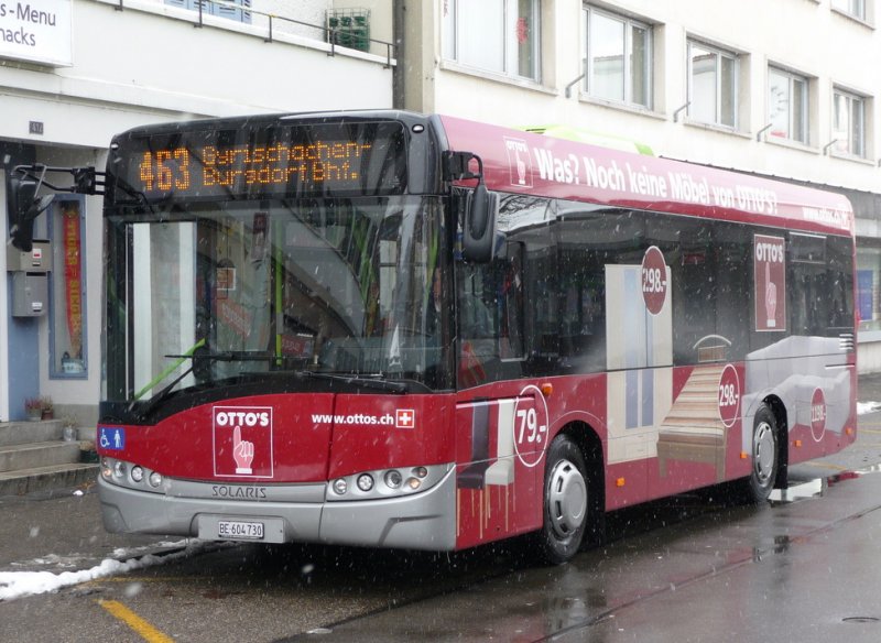 bls - Solaris Alpino  Nr.?? BE 604730 mit Werbung bei den Bushaltestellen in Burgdorf am 14.02.2009