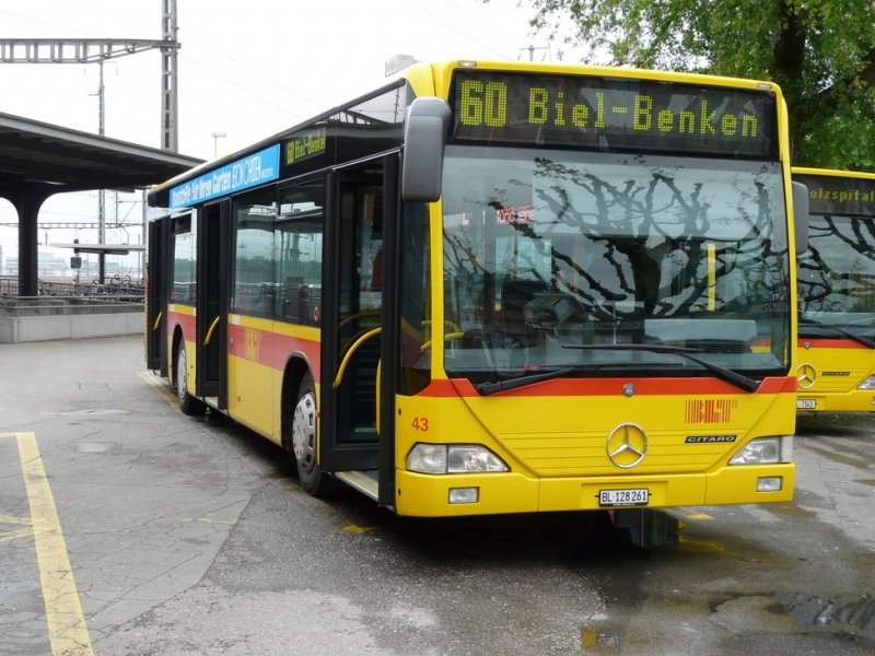 BLT - Mercedes Citaro Nr.43  BL 128261 unterwegs auf der Linie 60 beim Bahnhof Muttenz am 11.05.2009