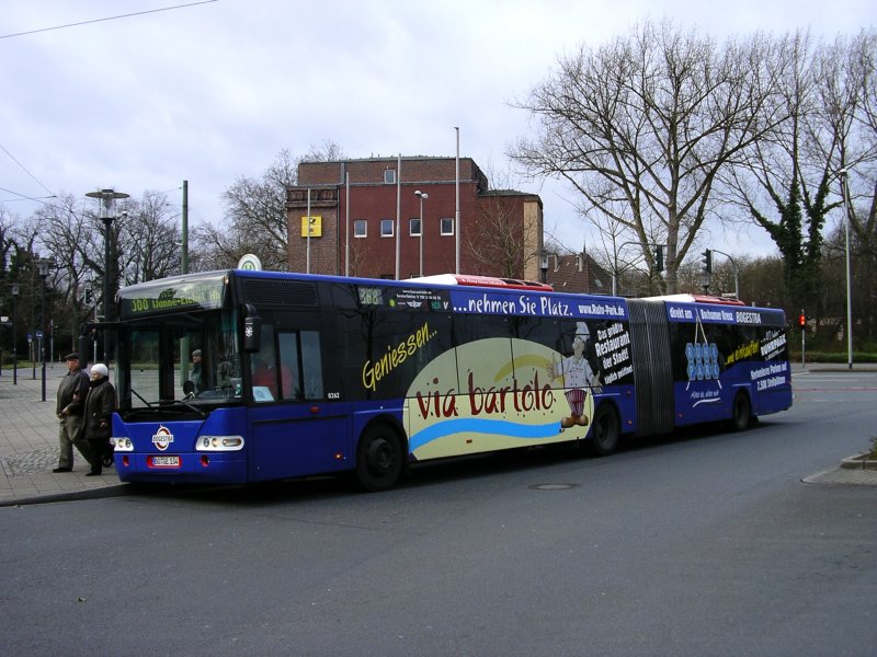 Bogestra Neoplan Gelenkbus erreicht Wanne Eickel Hbf/Bbf.(14.01.2008)