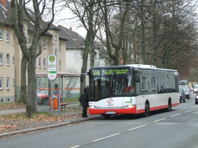 Bogestra Solaris Urbino 12 ,Wagen 0620 , Linie 365 nach Wattenscheid an der Haltestelle An der Landwehr.(20.11.2007)