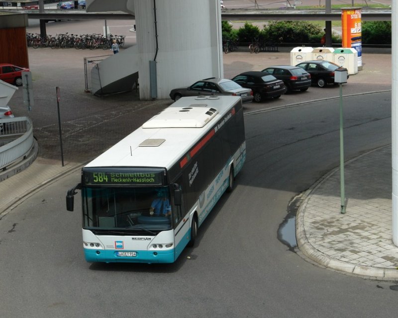 BRN  LU ET 914 mit dem Schnellbus nach Meckenh-Hassloch mit der Linie 584 am HBF Ludwigshafen.