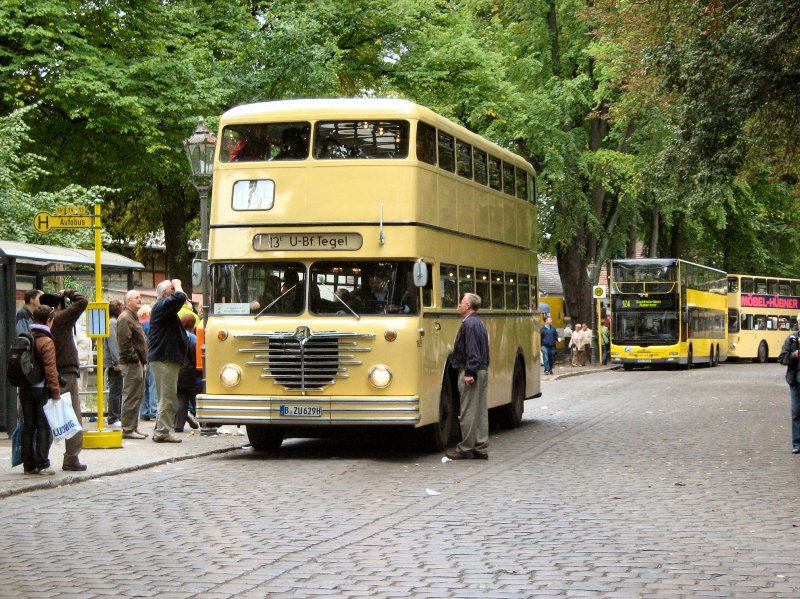Bssing-Dopeldeckerbus in Alt-Heiligensee, Berlin 14.9.2008