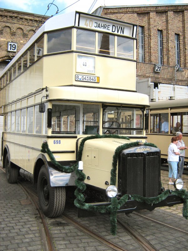 Bssing-Doppeldeckerbus in Niederschnhausen zum Jubilum 40 Jahre DVN