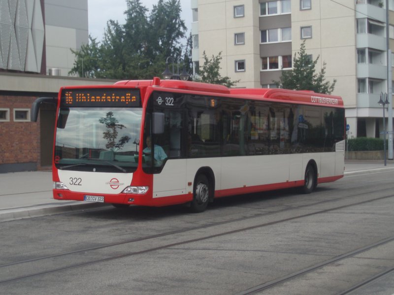 Bus 322 ist am 29.08.08 an der Stadthalle .