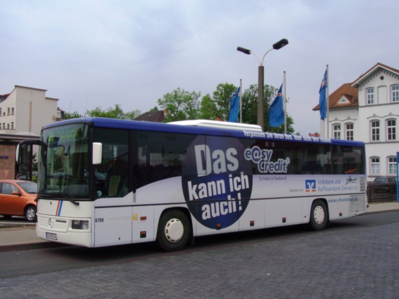 Bus Eisenach / Verkehrsgesellschaft Wartburgkreis mbH (VGW): Mercedes-Benz Integro der KVG Eisenach mit Easy-Credit-Vollwerbung, eingesetzt im Überlandverkehr (Mai 2008). Aufgenommen am Überlandbusbahnhof am Bahnhof.