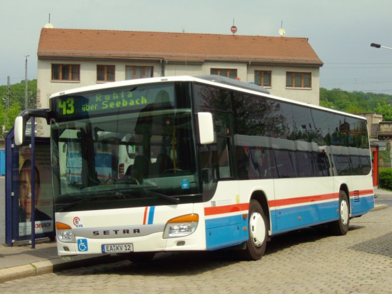 Bus Eisenach / Verkehrsgesellschaft Wartburgkreis mbH (VGW): Setra S 415 NF der KVG Eisenach, eingesetzt im Überlandverkehr (Mai 2008). Aufgenommen am Überlandbusbahnhof am Bahnhof.