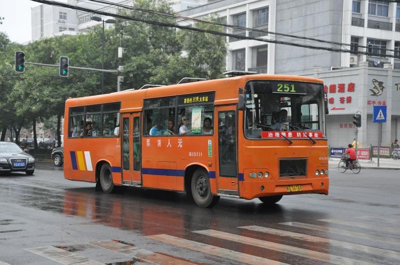 Bus der Linie 251 am 25. Juli 2009 in Xi'an.