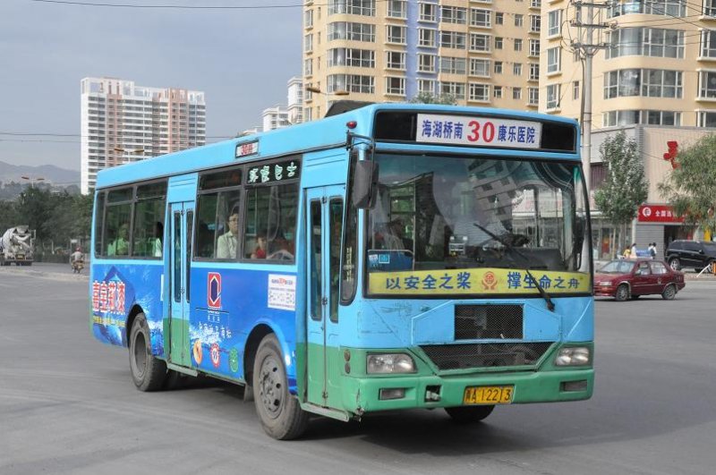 Bus der Linie 30 am 24. Juli 2009 in Xining.
