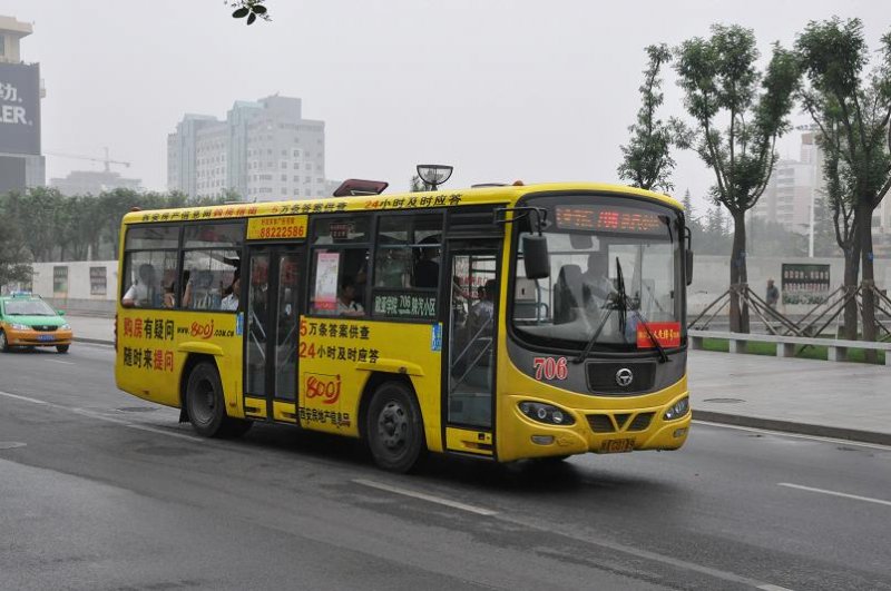 Bus der Linie 706 am 26. Juli 2009 in Xi'an.