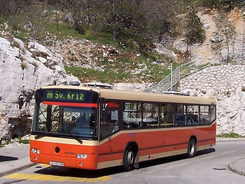 Bus Linie 7A im April 2006 in der Endhaltestelle im Stadtteil Hosti