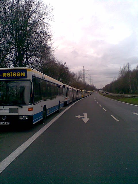 Bus Schlange auf der Bottroper Str. am 8.12.07 beim Spiel RWE-Fortuna Dsseldorf