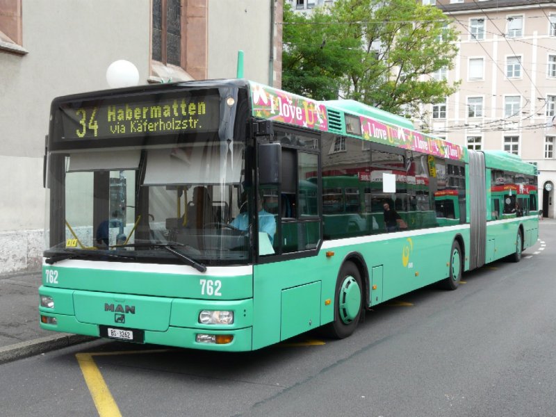 BVB - MAN Gelenkbus Nr.762 BS 3262 unterwegs auf der Linie 34 in Basel am 12.07.2008