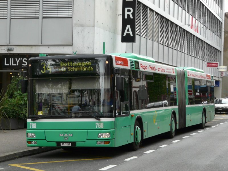 BVB - MAN Gelenkbus Nr.768 BS 3268 unterwegs auf der Linie 34 in Basel am 12.07.2008