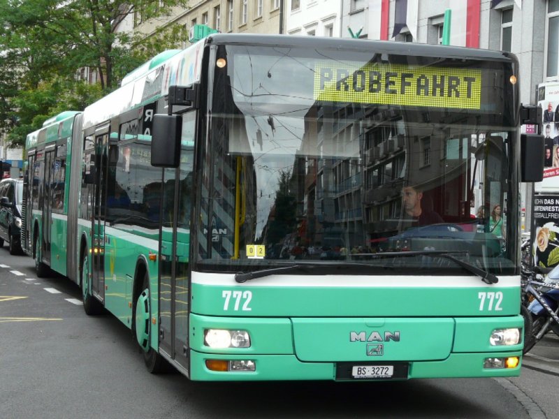 BVB - MAN Gelenkbus Nr.772 BS 3272 unterwegs auf einer Probefahrt in Basel am 12.07.2008