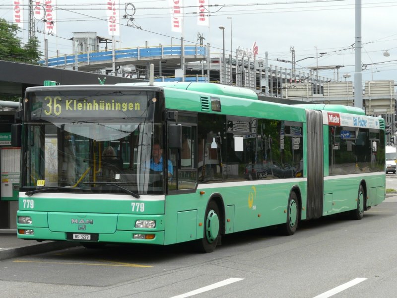 BVB - MAN Gelenkbus Nr.779 BS 3279 unterwegs auf der Linie 36 in Basel am 12.07.2008