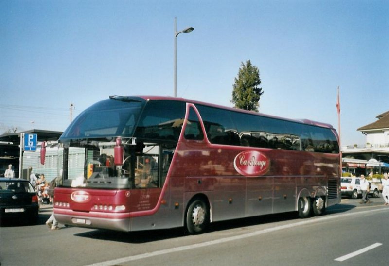 Car Rouge, Kerzers Nr. 8/FR 300'608 Neoplan am 30. August 2008 Thun, Bahnhof