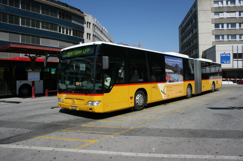 CarPostal Valais Nr 10 (VS 241'995, Citaro Facelift G, 2008) am 16.7.2009 in Sion, gare. 