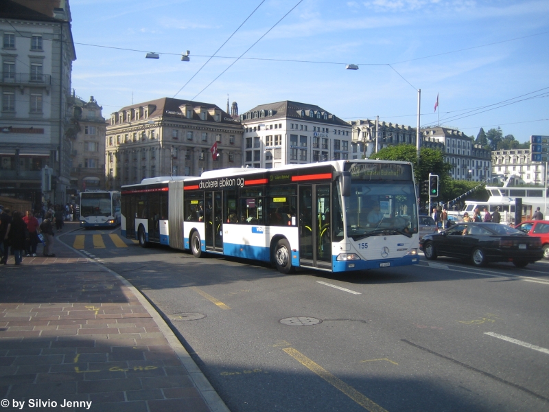 Citaro 155 verlsst am 25.6.09 den Schwanenplatz in Richtung Bahnhof. Dahinter befindet sich der Citaro 145, der als Entlastungsbus ebenfalls auf der Linie 23 unterwegs ist.