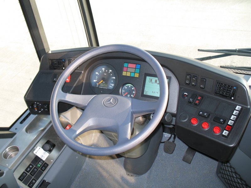 cockpit des VB 153  Besonderheit ist nur Radio links unten, Heizung Lftung ist Links Oben ! nur Restweg schreiber keine Fahrerkarte/Tachoscheibe mglich !